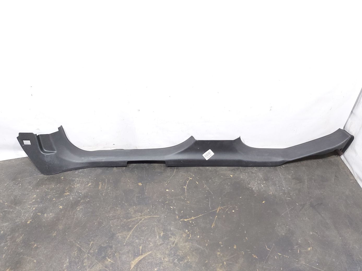 Regal. Обшивка порога правого Buick Regal 2011-2017 22870182 Buick Regal