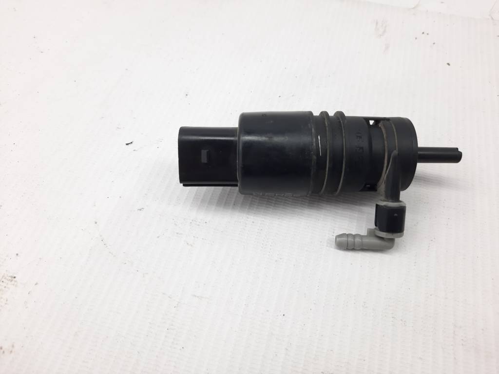 7 series Насос склоомивача BMW 7 2012 67126934160 BMW 7 1 7 series Насос склоомивача BMW 7 2012 67126934160 BMW 7 1