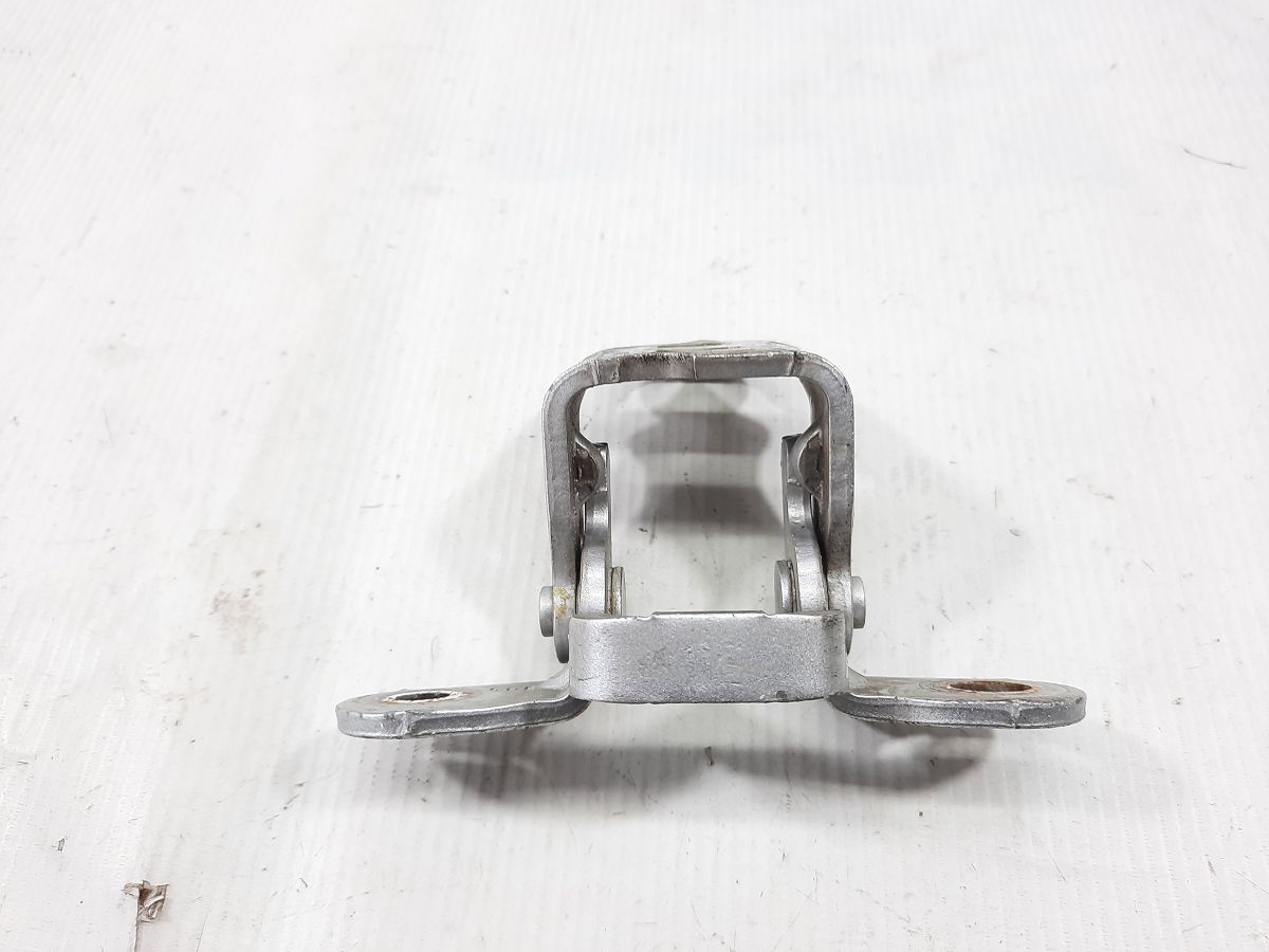 Patriot. Петля дверей передньої/задньої правої верхня Jeep Patriot 2007-2017 5074256AB Jeep Patriot