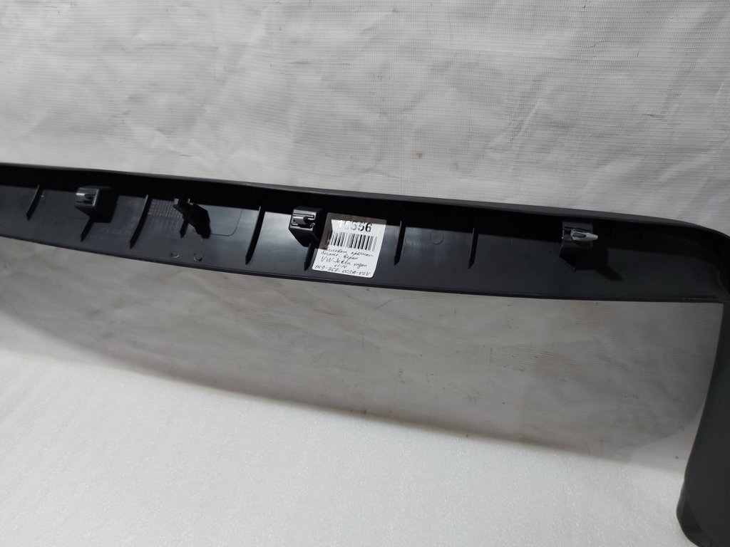 Jetta wagon Обшивка крышки багажника верхняя Volkswagen Jetta wagon 2009-2014 1K9867603A82V Volkswagen Jetta 4