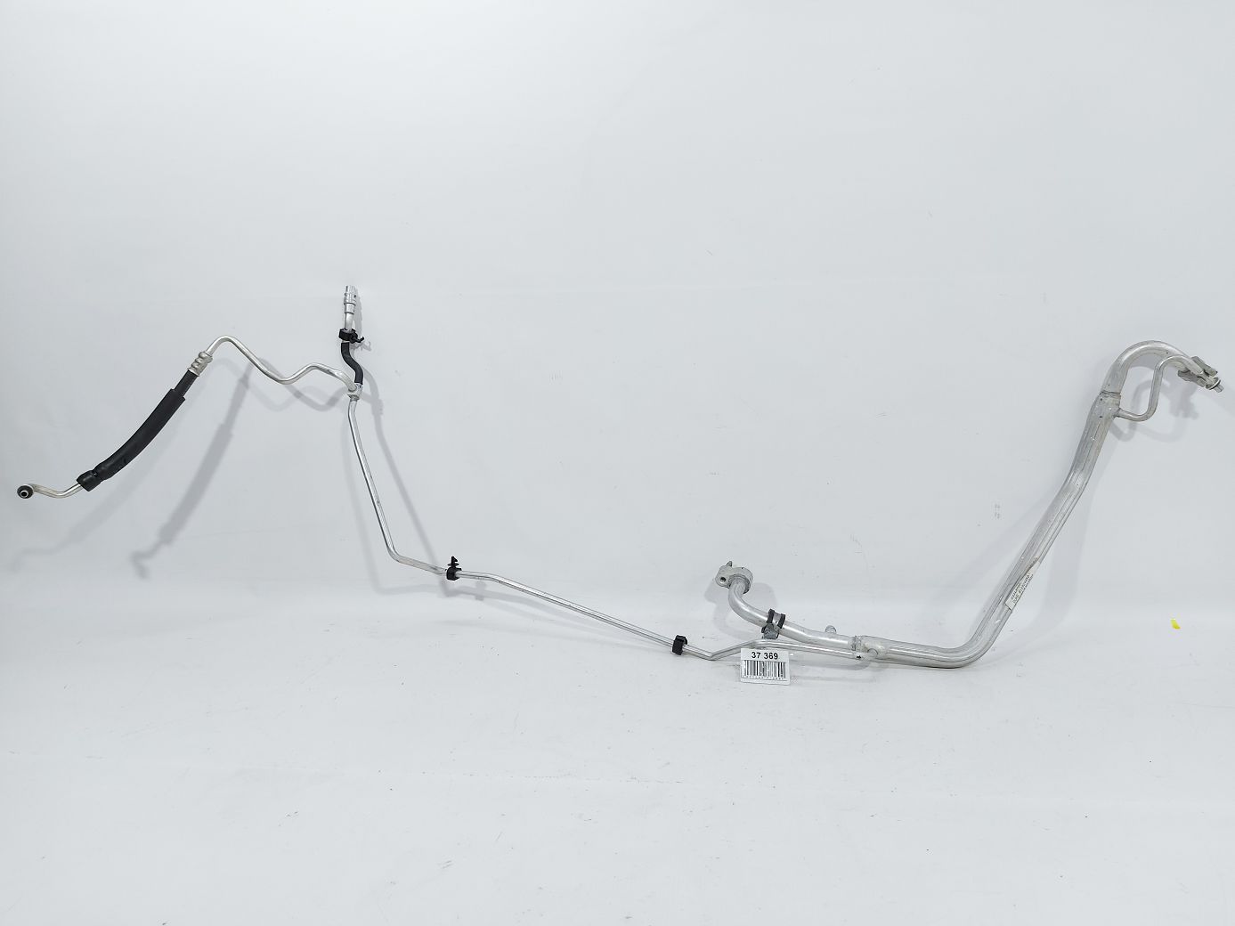 Malibu. Трубка кондиціонера Chevrolet Malibu 2018 84613081 Chevrolet Malibu