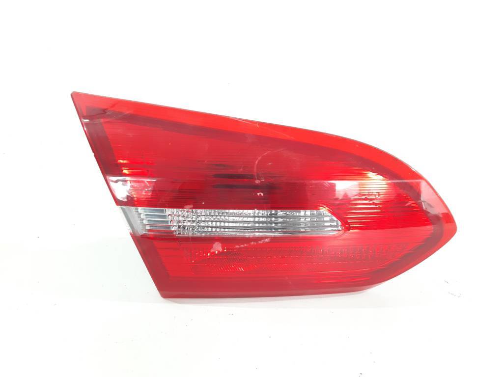 Товары с дефектами Фонарь крышки багажника левый (дефект) Ford Focus sedan `2015-2018 F1EZ13405A Ford Focus sedan 5