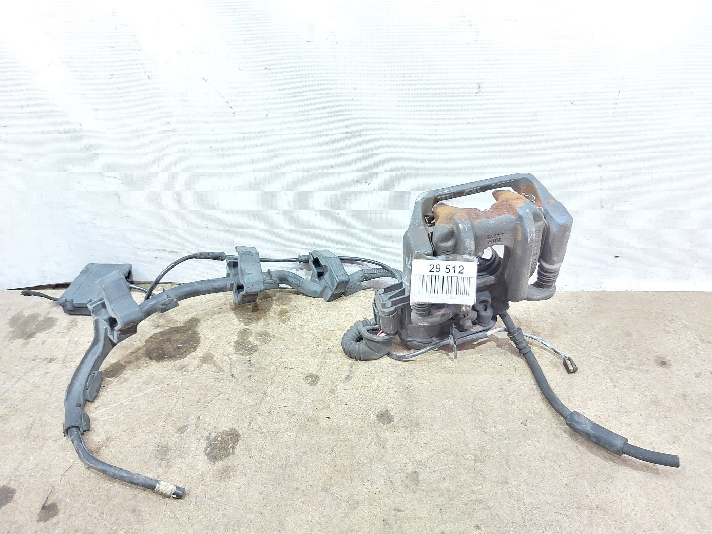 5 series. Суппорт тормозной задний правый BMW 5 series 2011-2016 34216793042 BMW 5 series