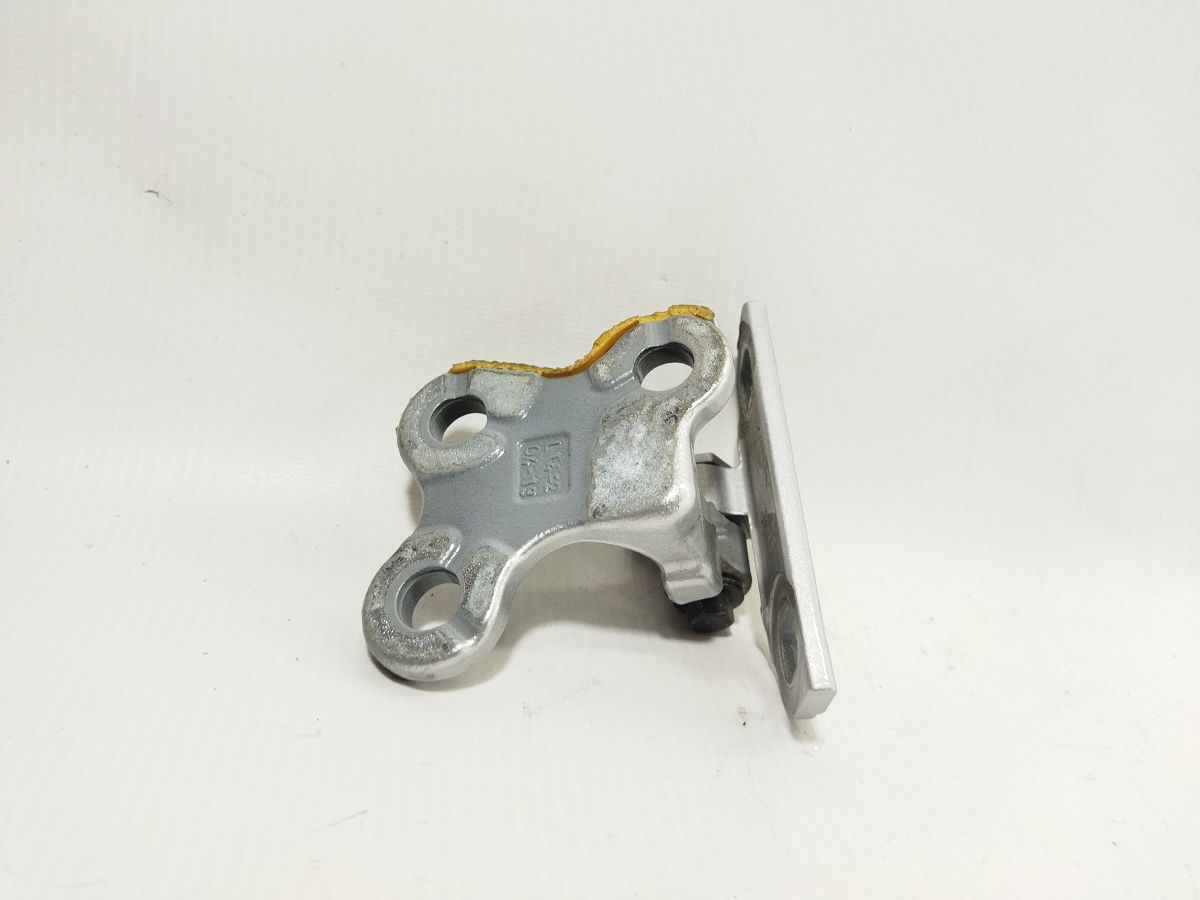 S60 Петля двери передней правой верхняя Volvo S60 2011-2018 31218521 Volvo S60 3