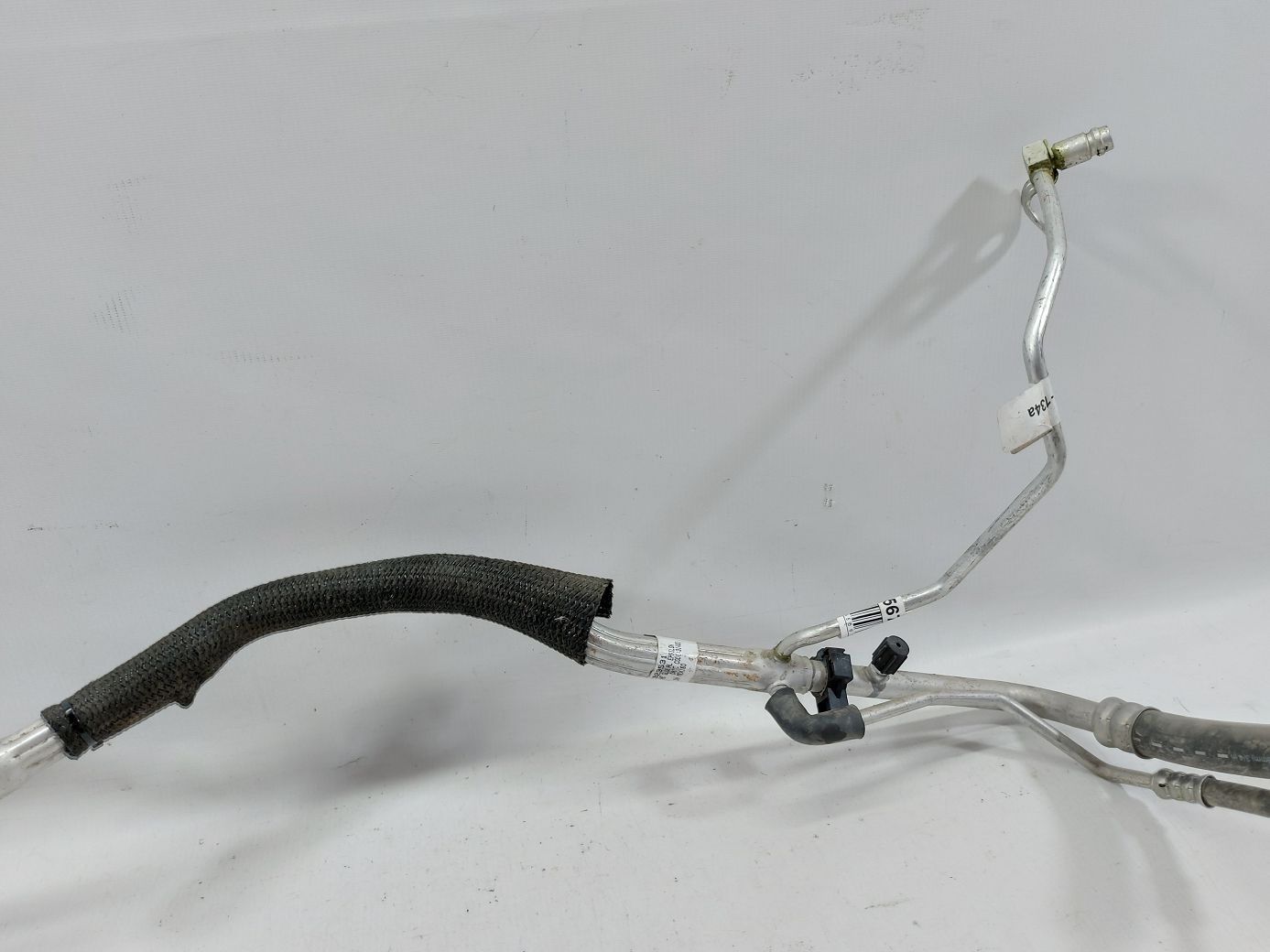 Malibu Трубка кондиціонера із заправним штуцером Chevrolet Malibu 2013 22923531 Chevrolet Malibu 3