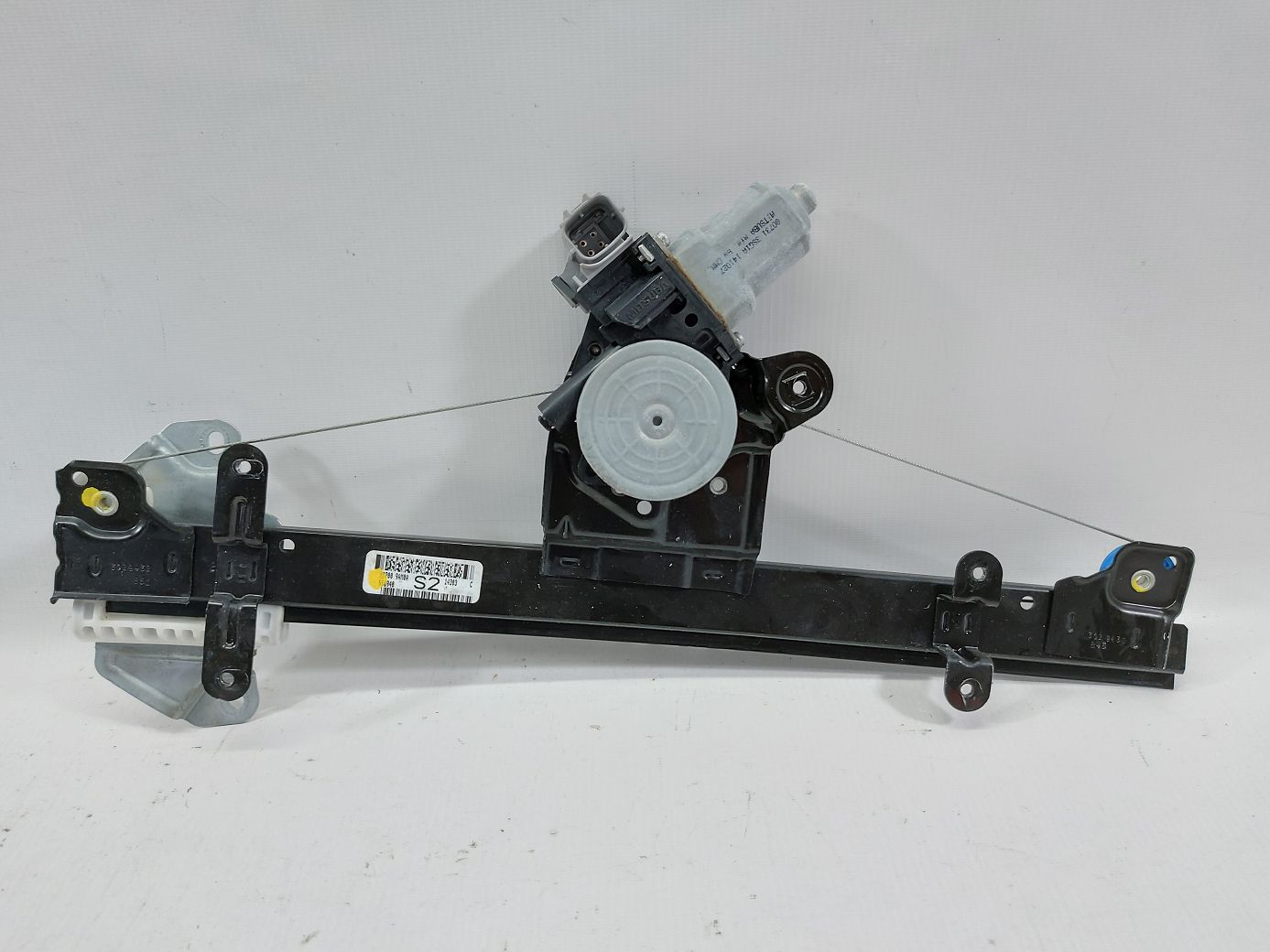 Sentra. Склопідйомник дверей передньої правої Nissan Sentra 2013-2019 807209AM0A Nissan Sentra