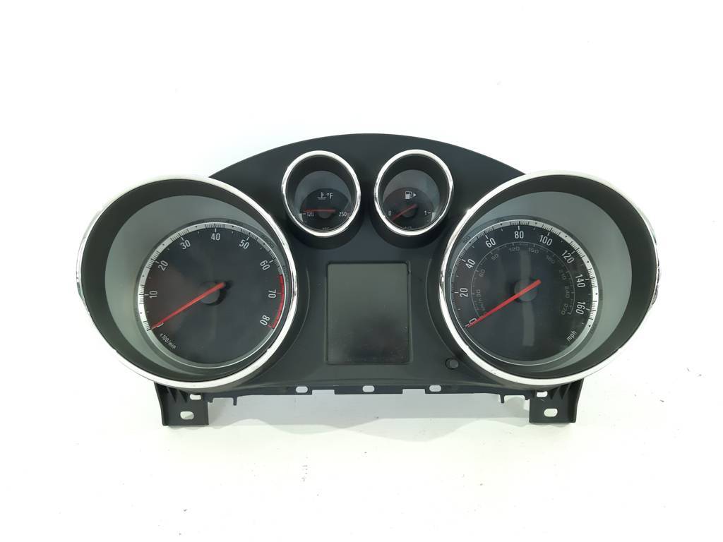 Regal. Панель приладів Buick Regal 2011 13332274 Buick Regal