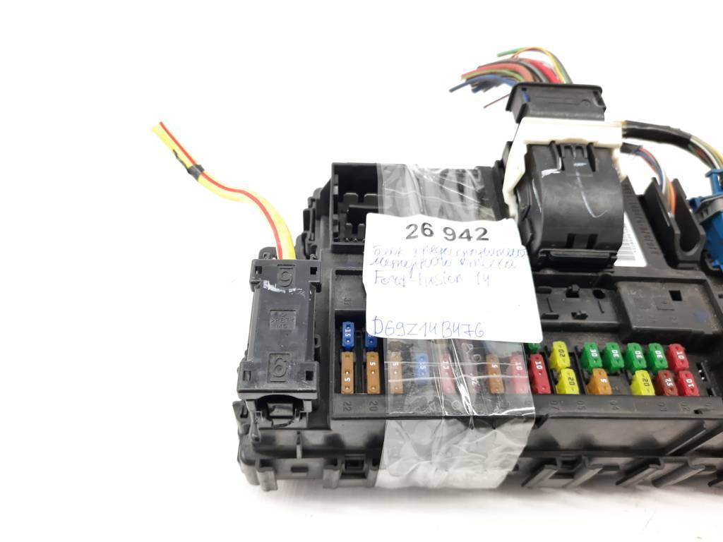Fusion Блок предохранителей моторного отсека Ford Fusion 2014 DG9T15604 Ford Fusion 5
