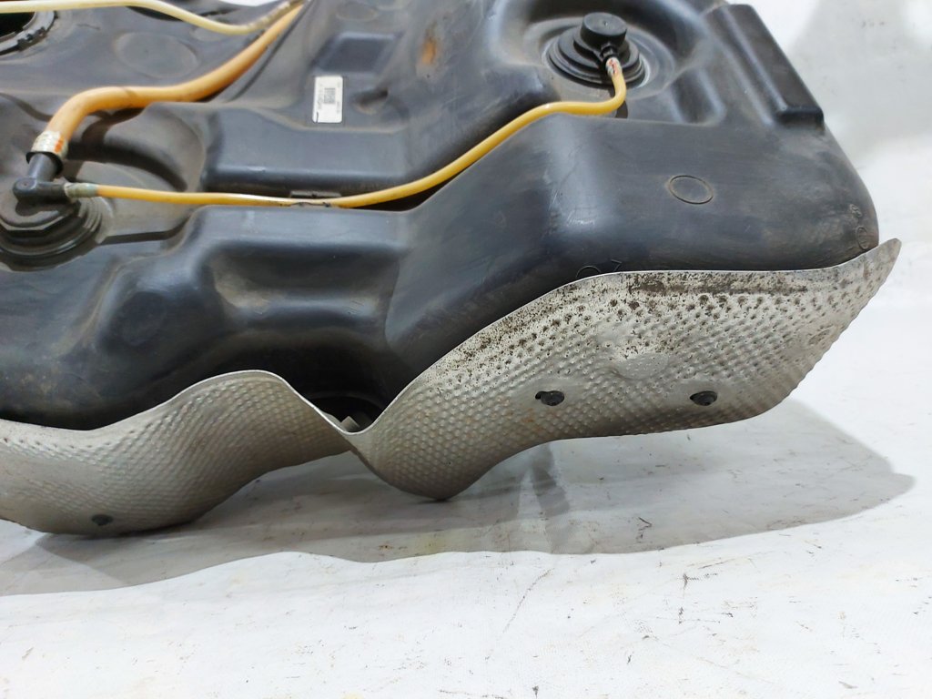 Passat s Бензобак із горловиною Volkswagen Passat S 2012-2016 561201055A Volkswagen Passat S 21