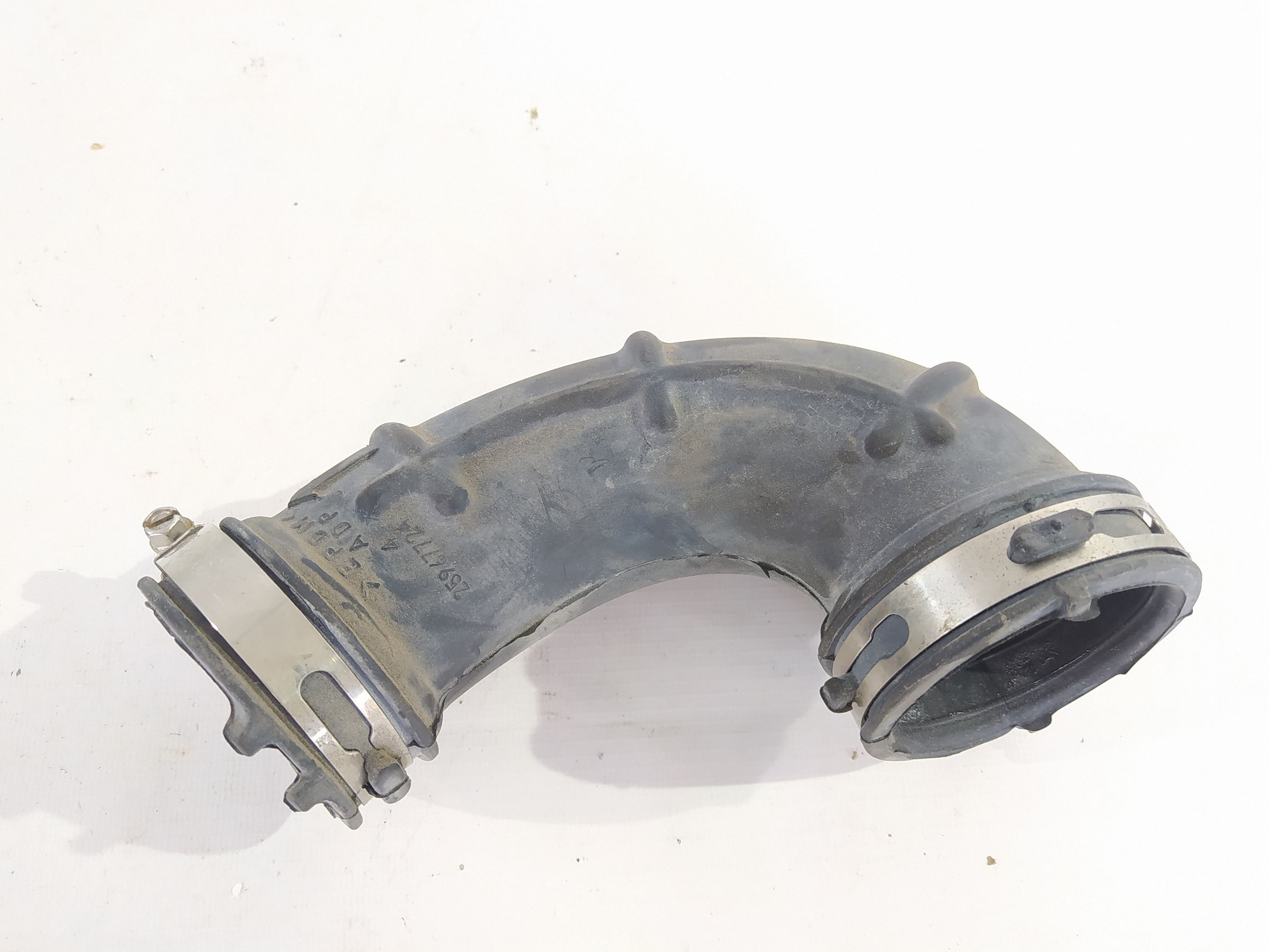 Volt Патрубок воздушного фильтра (гофра) Chevrolet Volt 2011-2016 25967724 Chevrolet Volt 4