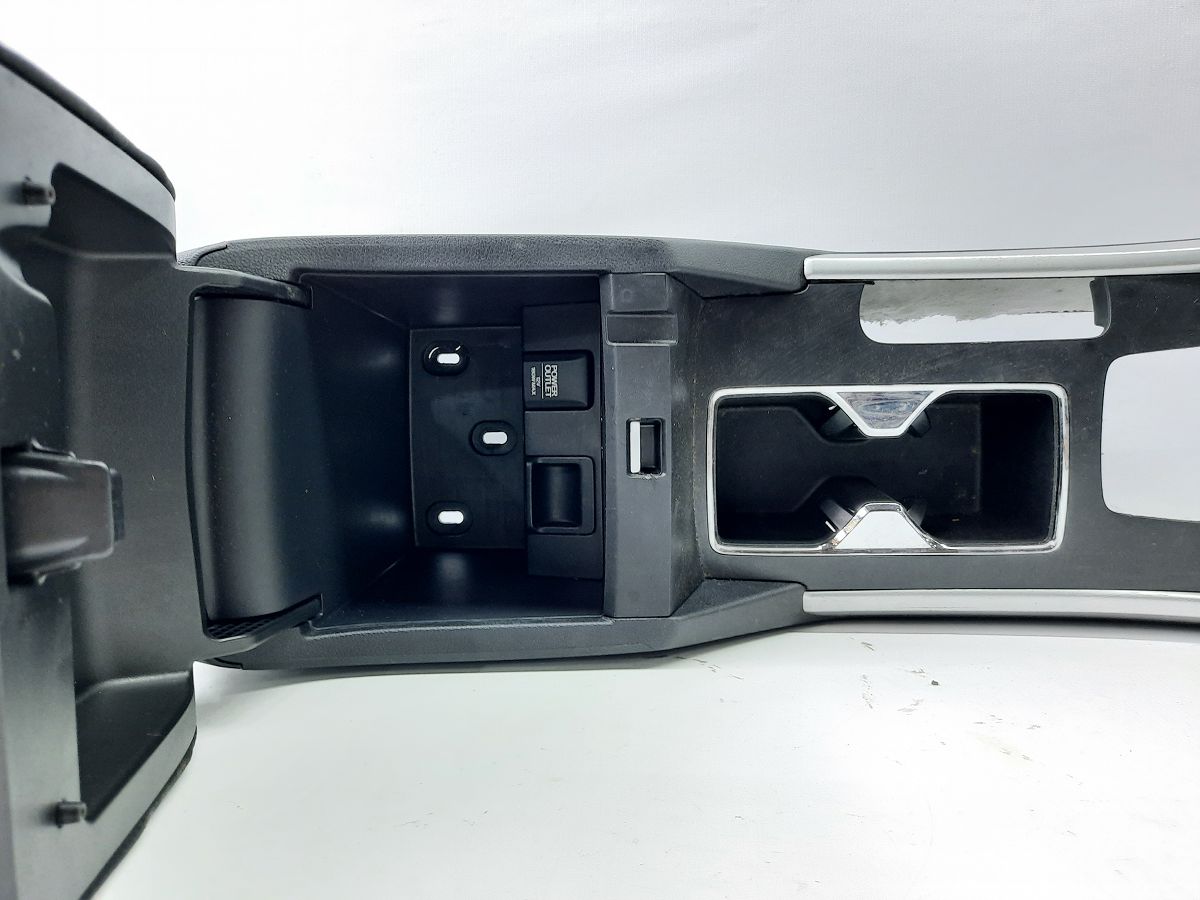 Accord Консоль центральна Honda Accord Sedan 2013-2017 83451T2FA01ZA Honda Accord Sedan 4