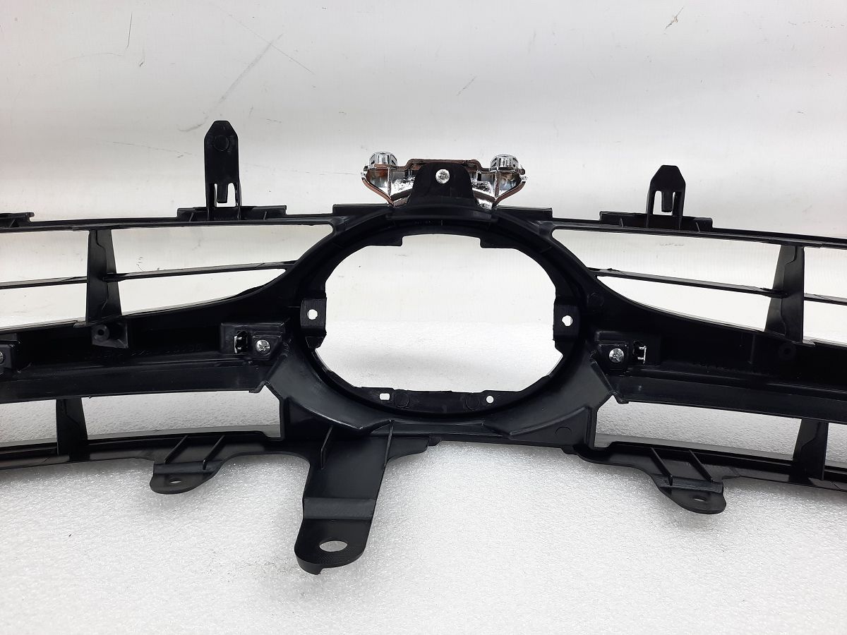  Решетка радиатора верхняя XSE Toyota Camry `15-17 Toyota Camry 7