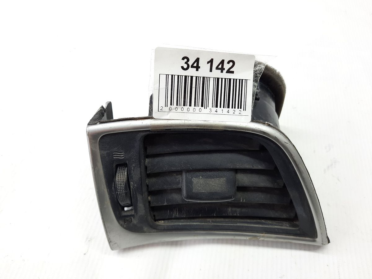 Sentra Решітка повітроводу торпеди ліва Nissan Sentra 2016-2019 687613YU0A Nissan Sentra 8