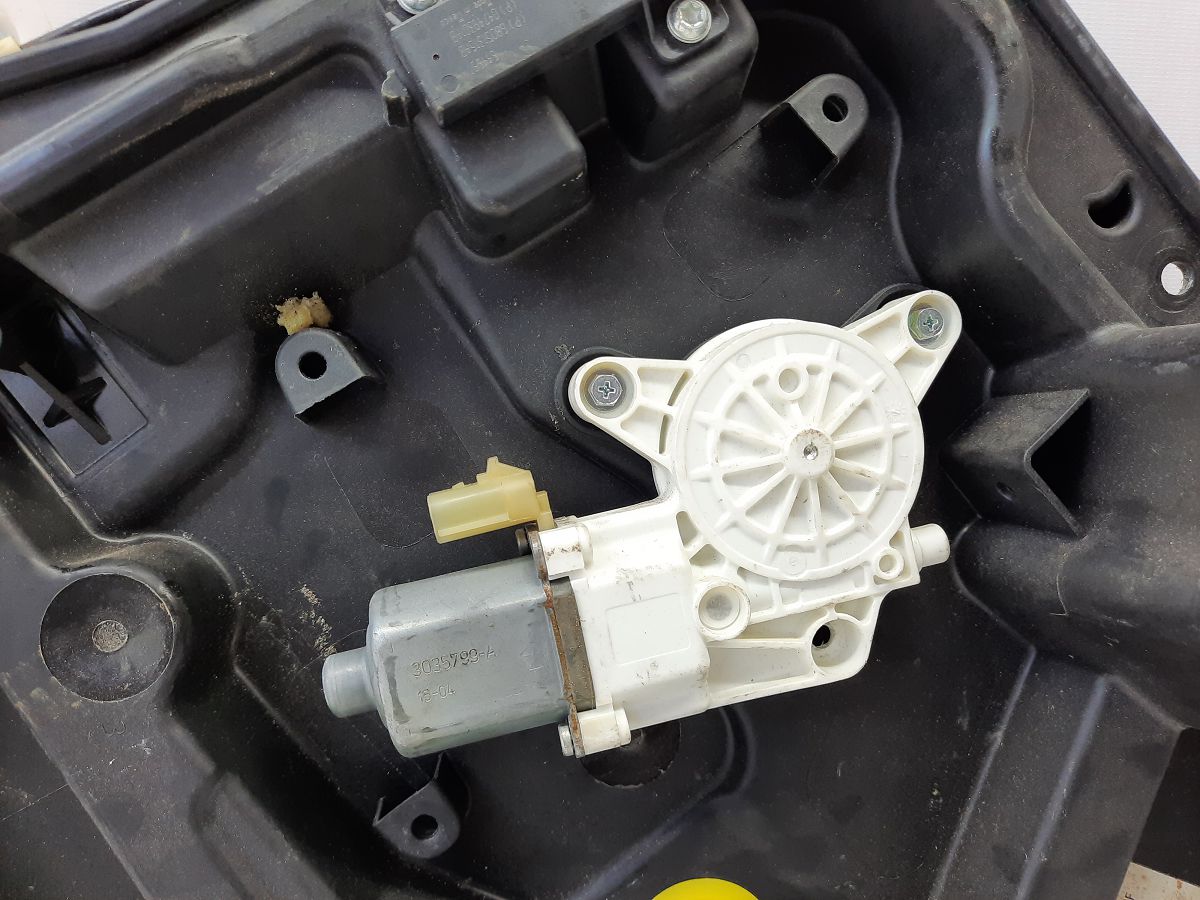 200 limited Склопідйомник дверей задньої лівої Chrysler 200 Limited 2015-2017 68249045AA Chrysler 200 Limited 4