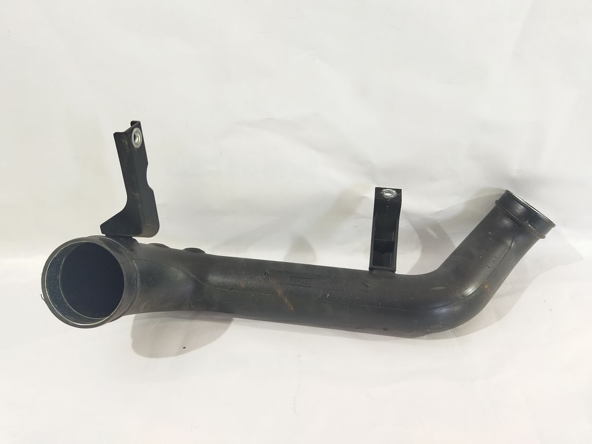 S60. Патрубок воздушного фильтра Volvo S60 2013-2016 31319775 Volvo S60