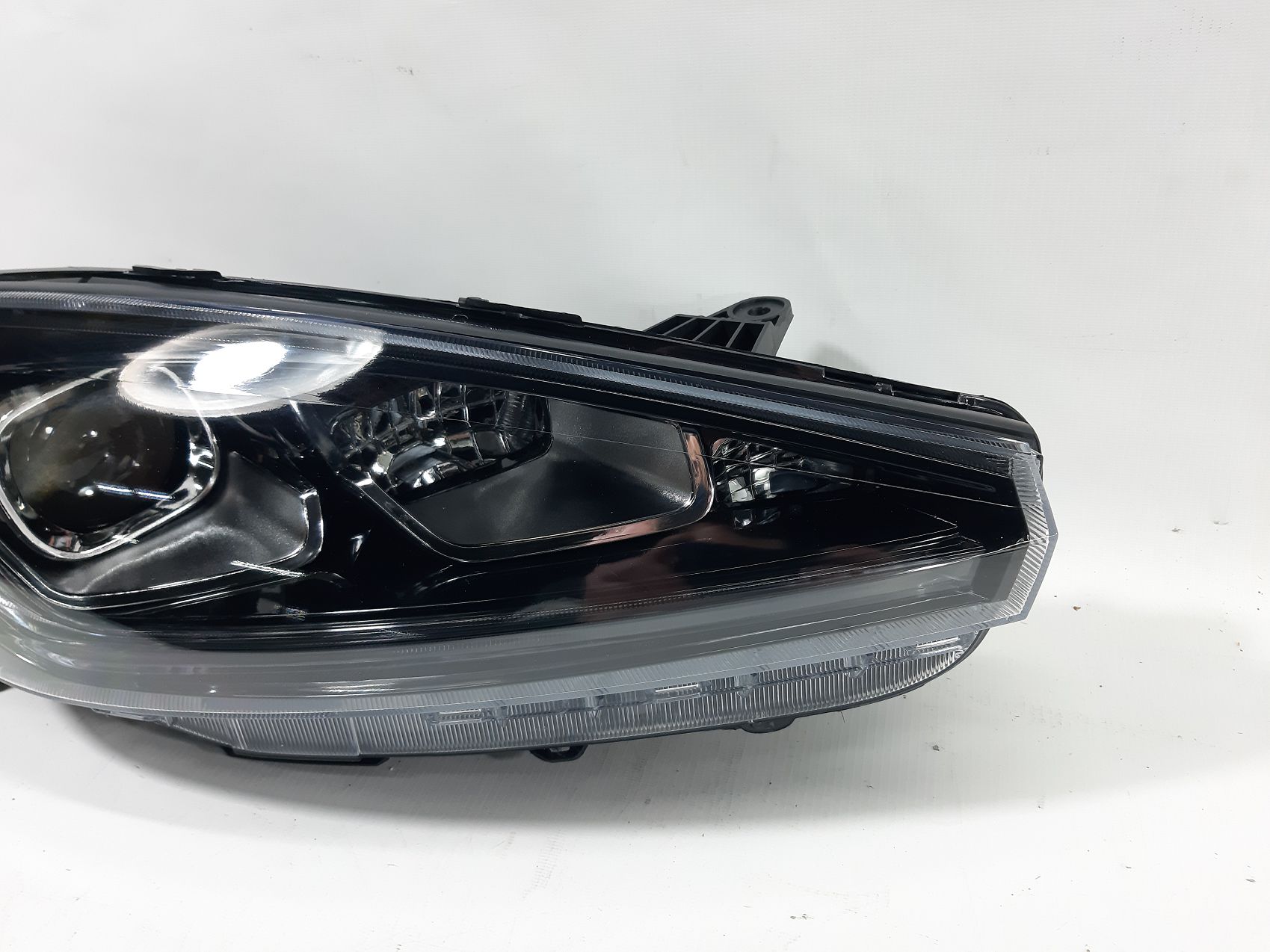 Фары головного света Фара передняя правая Weltmeister EX-5 2020 E58940X3025W249 Weltmeister EX5 3