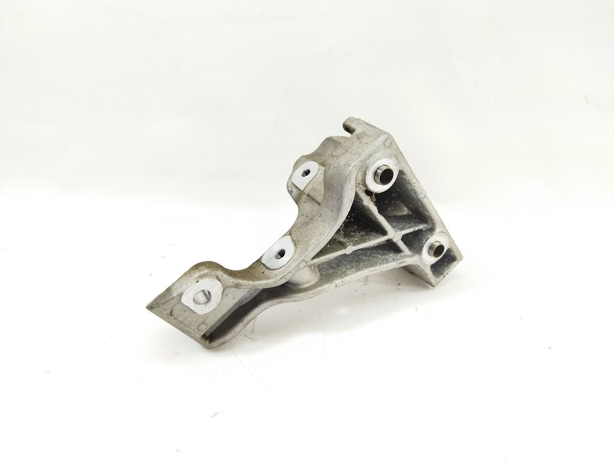 200 limited Кронштейн промежуточного вала правый Chrysler 200 Limited 2015-2017 52123798AA Chrysler 200 Limited 3