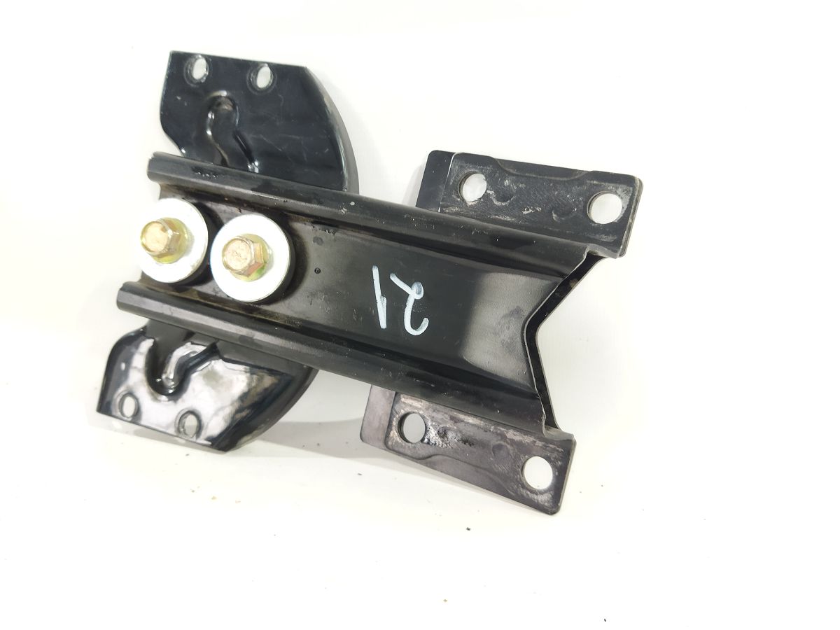 Scout bobber Кріплення бензобака INDIAN SCOUT BOBBER 2018 1026917658 INDIAN SCOUT BOBBER 3