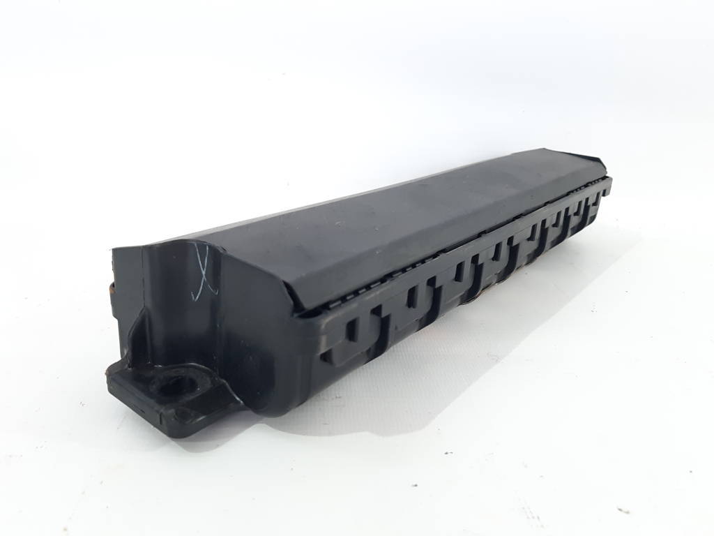 Malibu Airbag ног правый передний Chevrolet Malibu 2013-2017 22966685 Chevrolet Malibu 3
