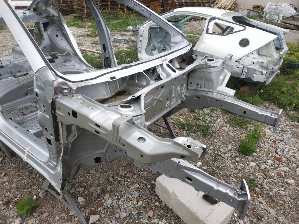 Dart Кузов голый (можно резать) Dodge Dart 2013 68081184AA Dodge Dart 2