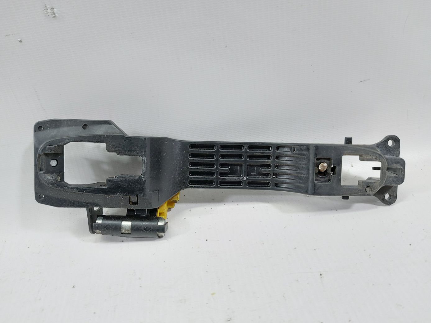 Scion xb. Кронштейн ручки зовнішніх дверей передніх лівих Toyota Scion XB 2008-2015 6920252020 Toyota Scion XB