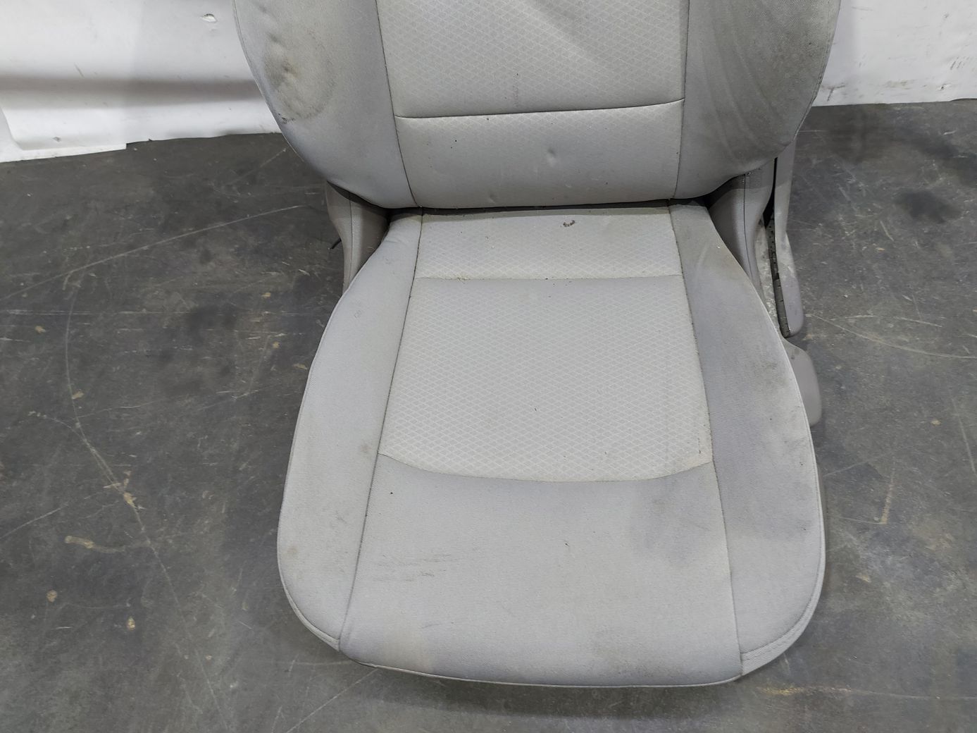 Malibu Сидіння водійське (ганчірка, попелясто-сірий) Chevrolet Malibu 2018 84232642 Chevrolet Malibu 2