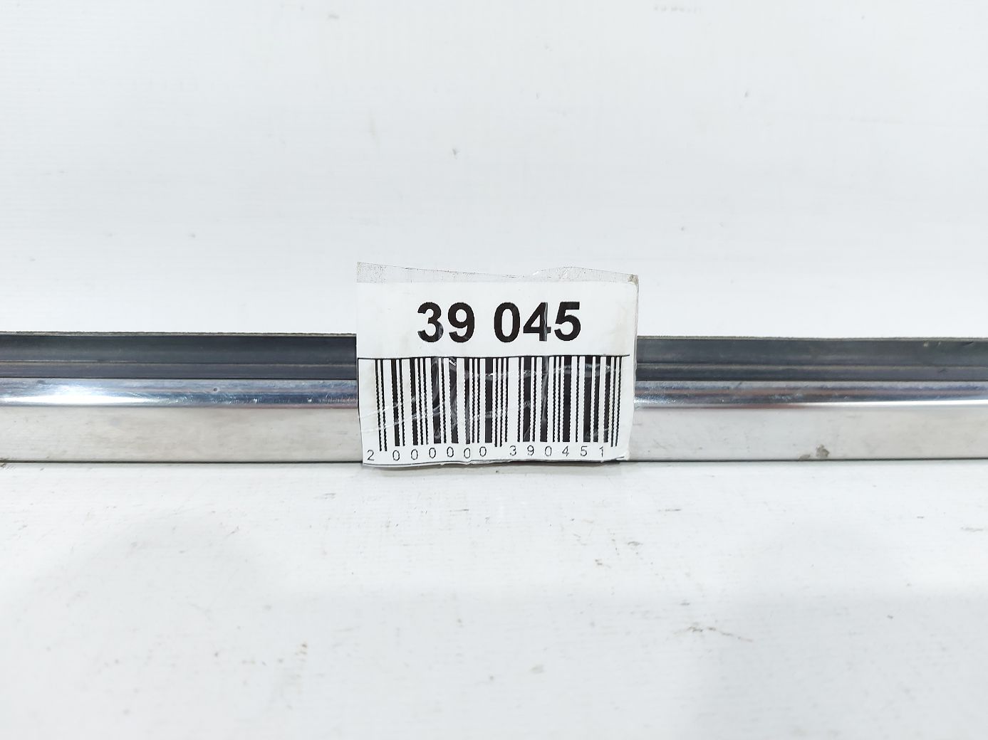 Altima Ущільнювальна гумка скла передньої лівої (хром) Nissan Altima 2013-2018 808213TA0A Nissan Altima 4