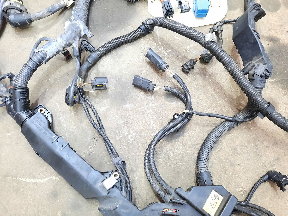 7 series Проводка двигателя BMW 7 2012 12517601256 BMW 7 7