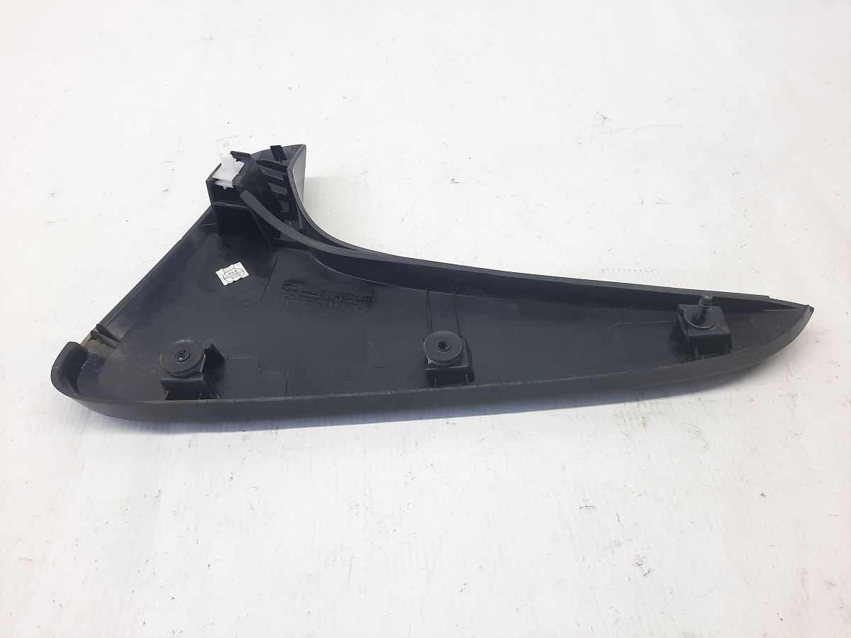 Trax Молдинг кришки багажника зовнішній правий Chevrolet Trax 2015-2021 95316368 Chevrolet Trax 4