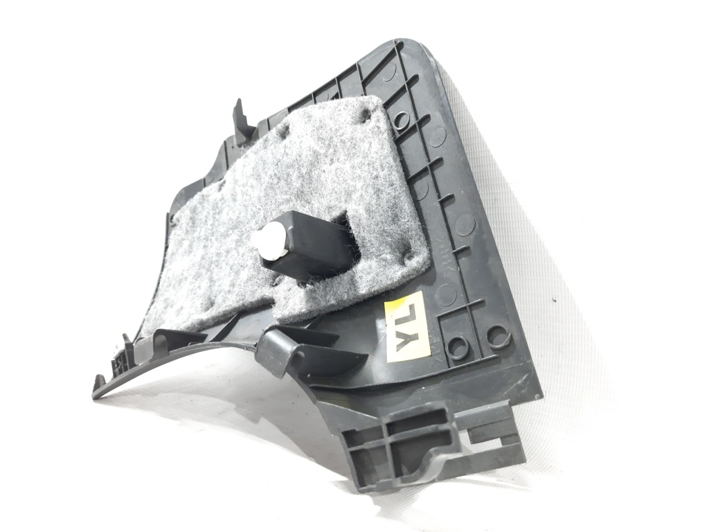 Forte Накладка порога передняя угловая правая Kia Forte 2014-2018 85824A7000 Kia Forte 5