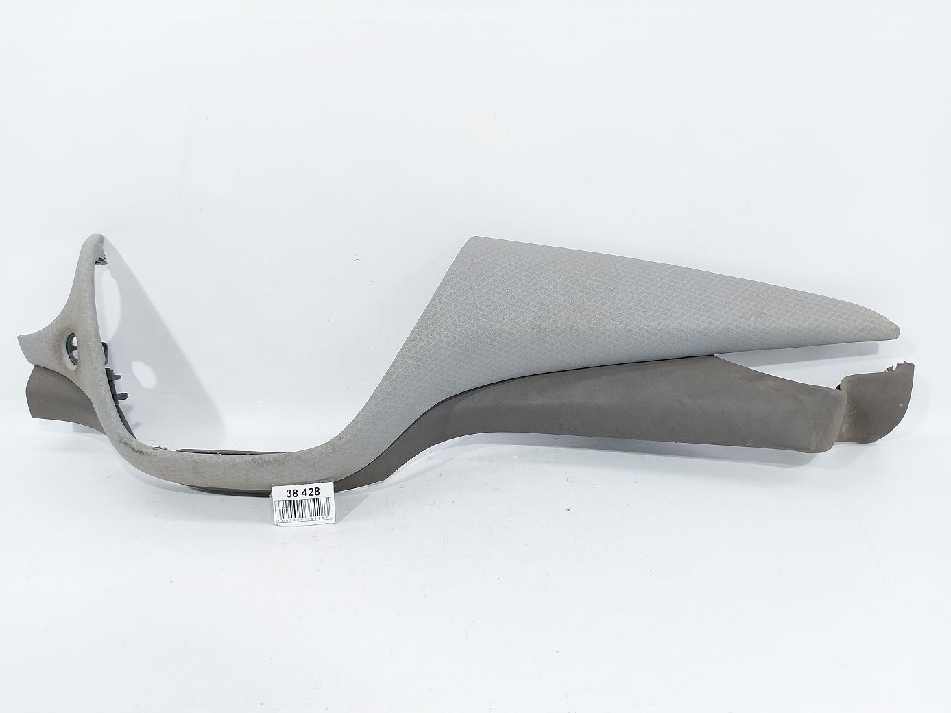 Malibu. Молдинг торпеды центральный правый Chevrolet Malibu 2017-2021 84716955 Chevrolet Malibu