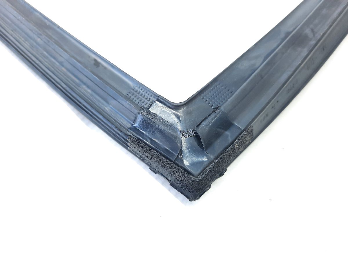 Elantra Напрямна гумка скла дверей задньої правої Hyundai Elantra 2017-2020 83541F2000 Hyundai Elantra 5