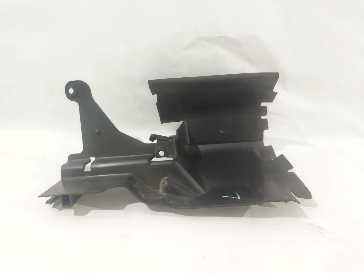 S60. Дефлектор радіатора лівий Volvo S60 2014-2018 31383122 Volvo S60