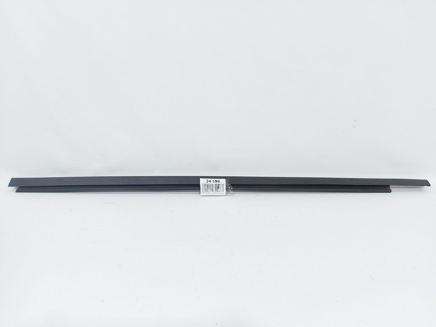 Equinox. Ущільнювальна гумка скла передньої лівої двері внутрішня Chevrolet Equinox 2010-2017 20920172 Chevrolet Equinox