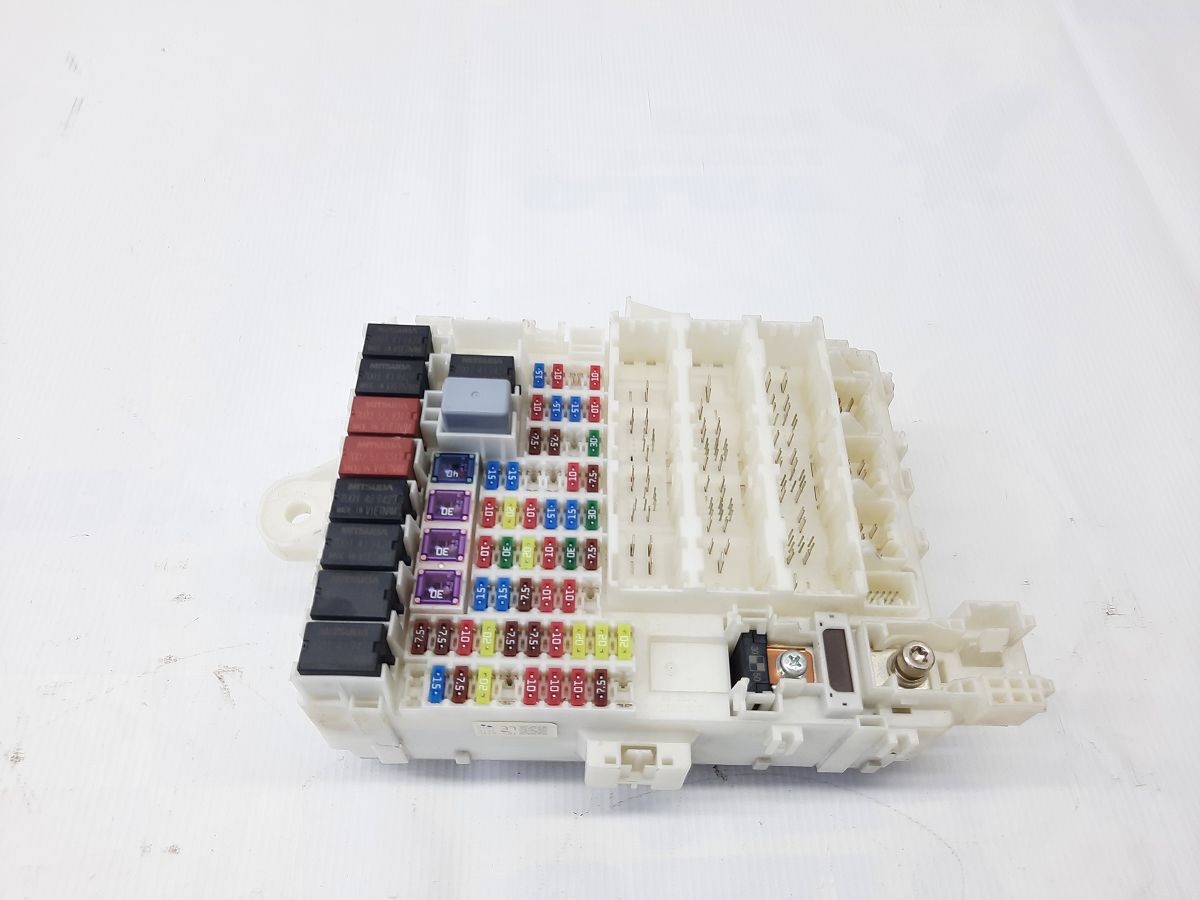 Insight Блок предохранителей салона Honda Insight 2010 38200TM8A21 Honda Insight 2 Insight Блок предохранителей салона Honda Insight 2010 38200TM8A21 Honda Insight 2