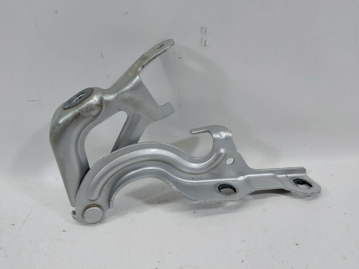 Malibu Петля капота права Chevrolet Malibu 2013-2015 22986410 Chevrolet Malibu 2