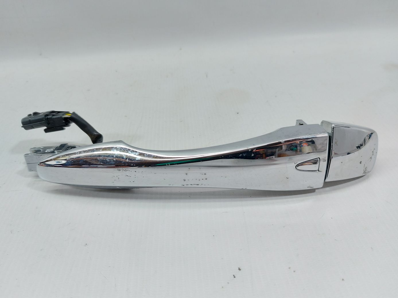 Altima. Ручка дверей передньої правої (хром) з безключовим доступом зовнішня Nissan Altima 2013-2018 806403TA3A Nissan Altima