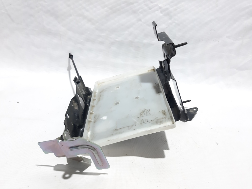 Rogue Подіум під АКБ Nissan Rogue 2014-2018 237144BA0B Nissan Rogue 3