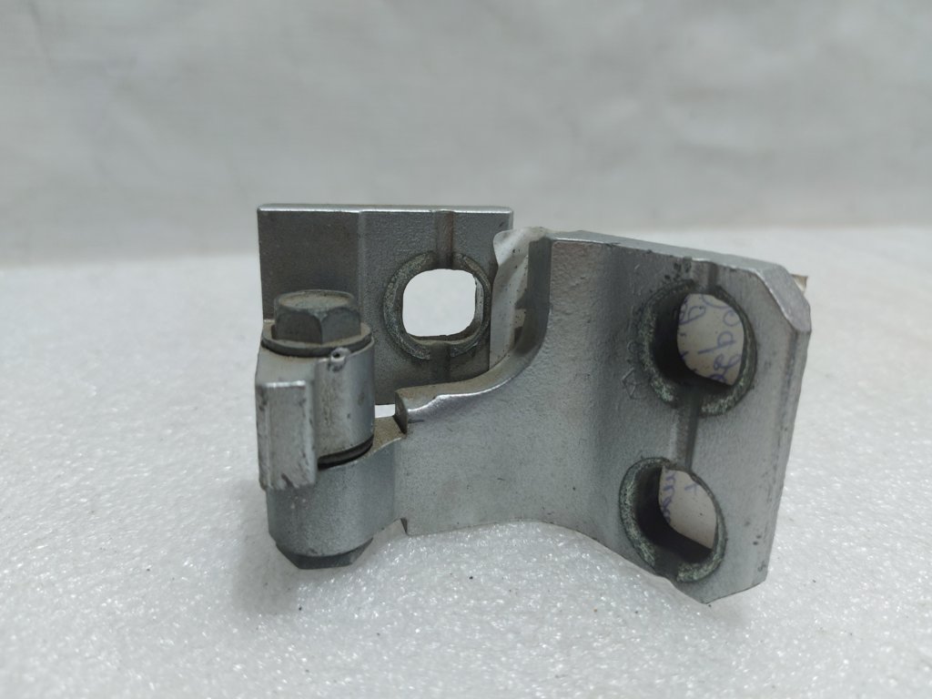 Dart Петля дверей задньої/передньої лівої/правої нижня Dodge Dart 2013-2019 68082440AF Dodge Dart 41