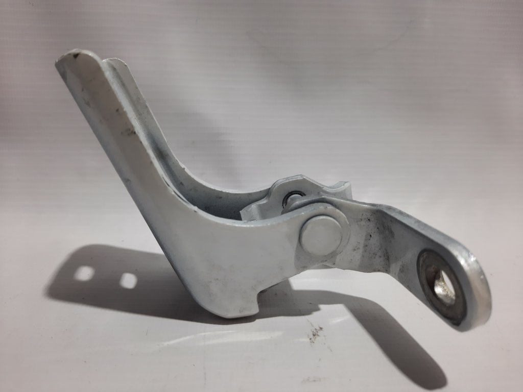 Volt Петля дверей передньої лівої верхня/нижня Chevrolet Volt 2011-2017 20992730 Chevrolet Volt 4