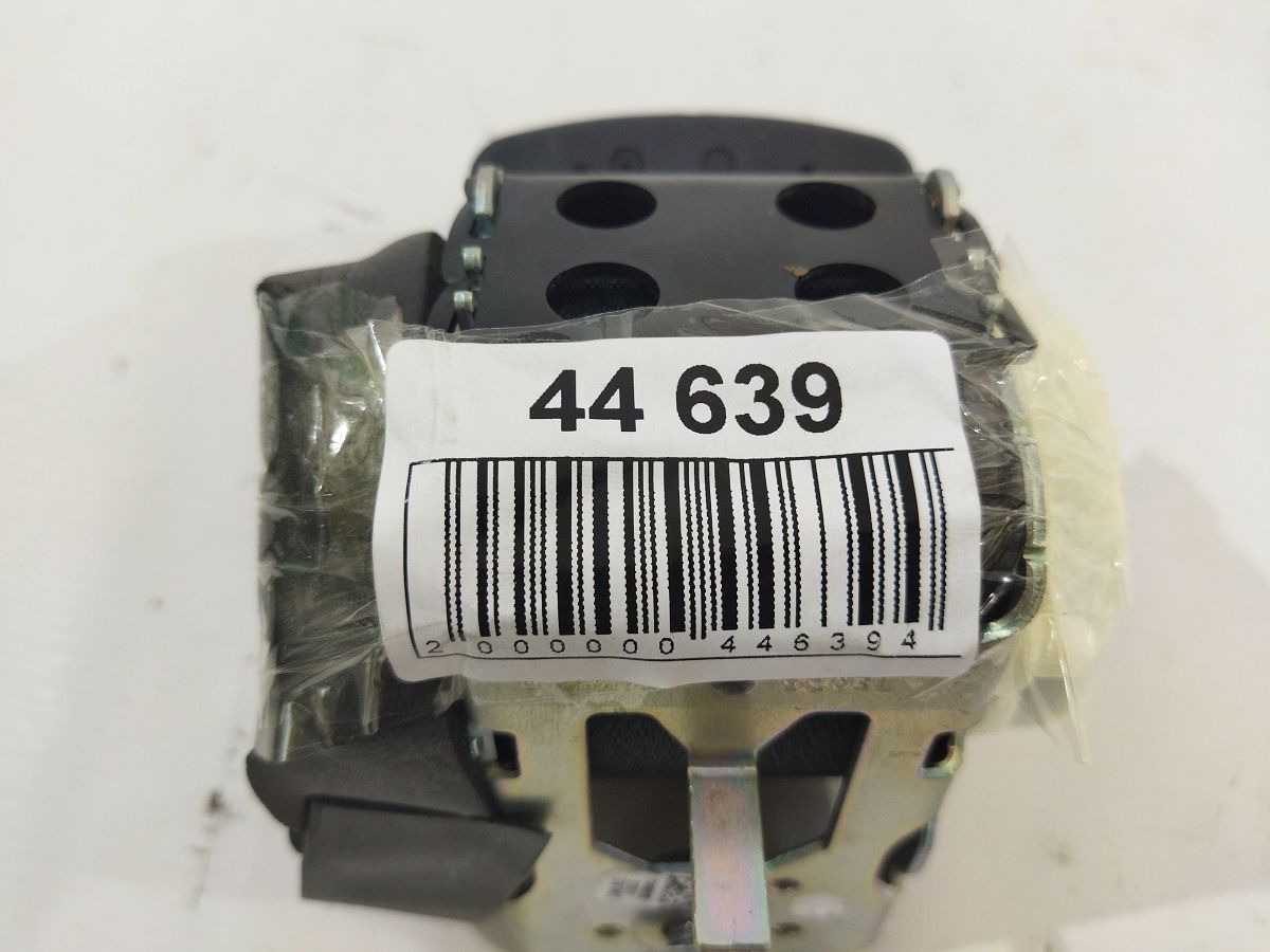 Fiesta Ремень безопасности задний центральный Ford Fiesta 2011-2019 BE8Z54611B66AA Ford Fiesta 4