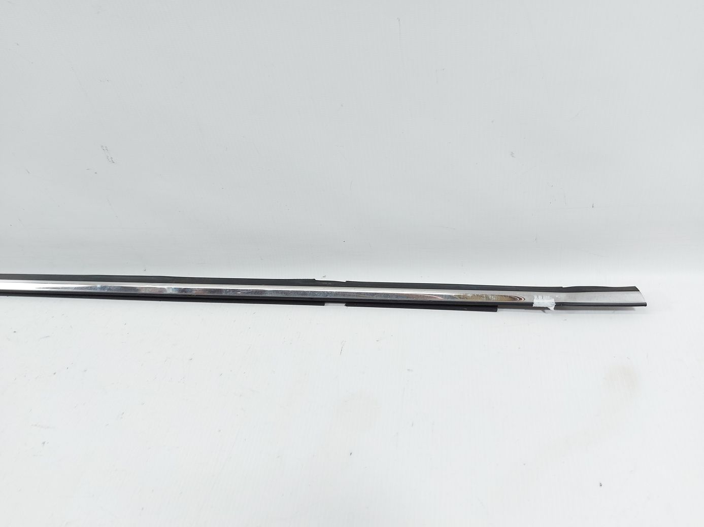 Impreza Ущільнювальна гумка скла двері передньої правої зовнішня (хром) Subaru Impreza 2012-2016 61280VA200 Subaru Impreza 2
