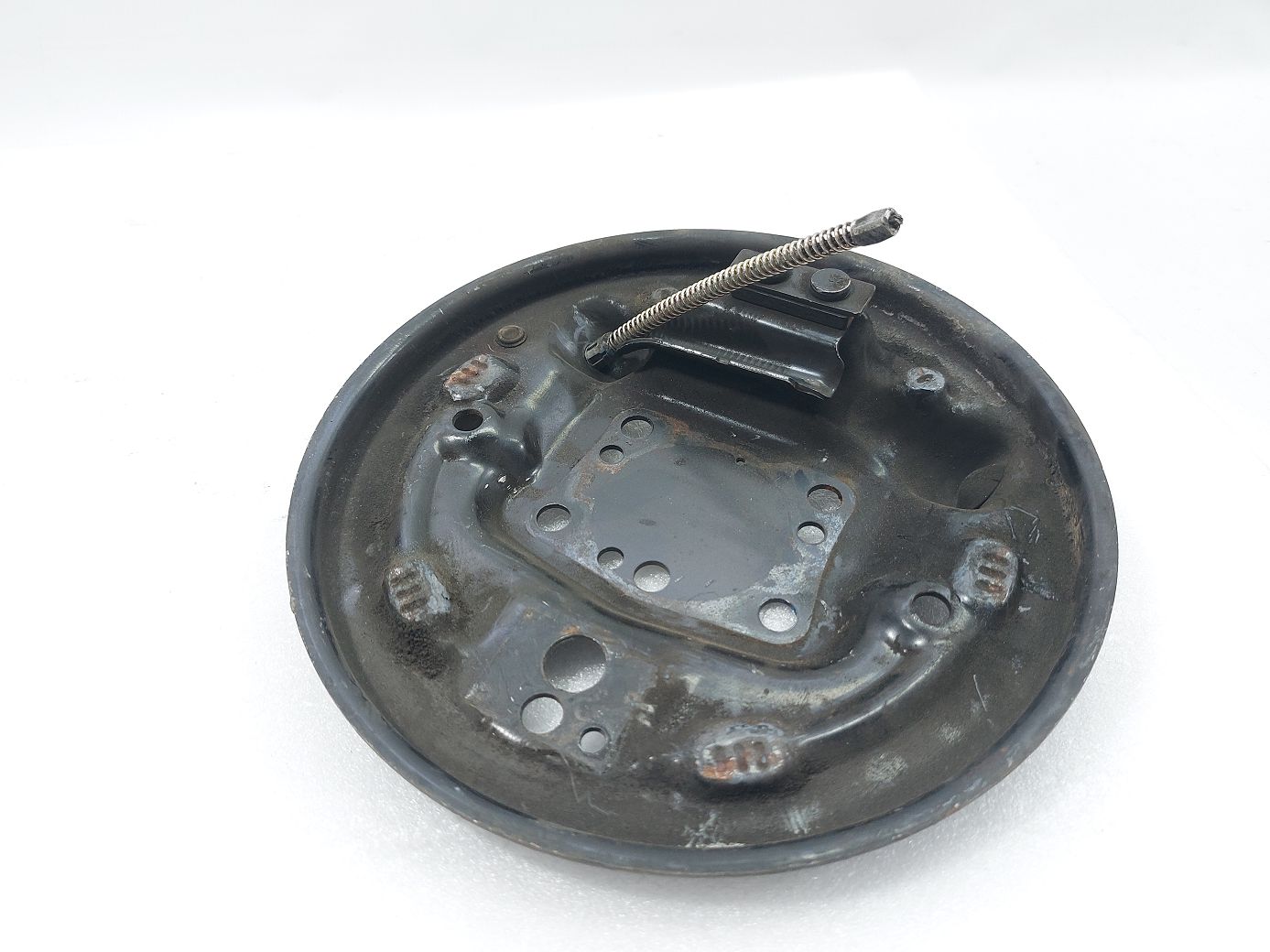 Fiesta sedan Кожух барабана гальмівного заднього правого Ford Fiesta sedan 2011-2019 8V5Z2211B Ford Fiesta sedan 2 Fiesta sedan Кожух барабана гальмівного заднього правого Ford Fiesta sedan 2011-2019 8V5Z2211B Ford Fiesta sedan 2