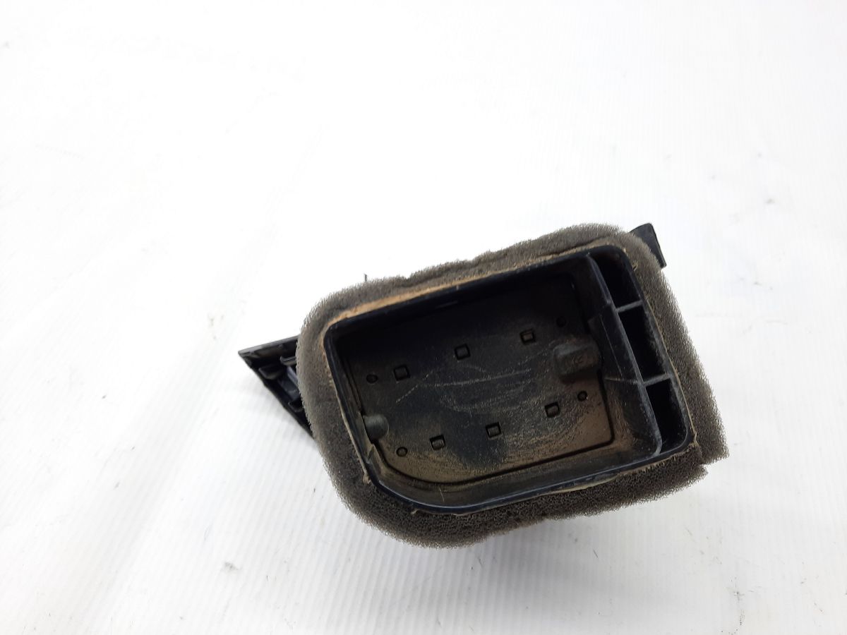 Sentra Решітка повітроводу торпеди права Nissan Sentra 2016-2019 687603YU0A Nissan Sentra 6