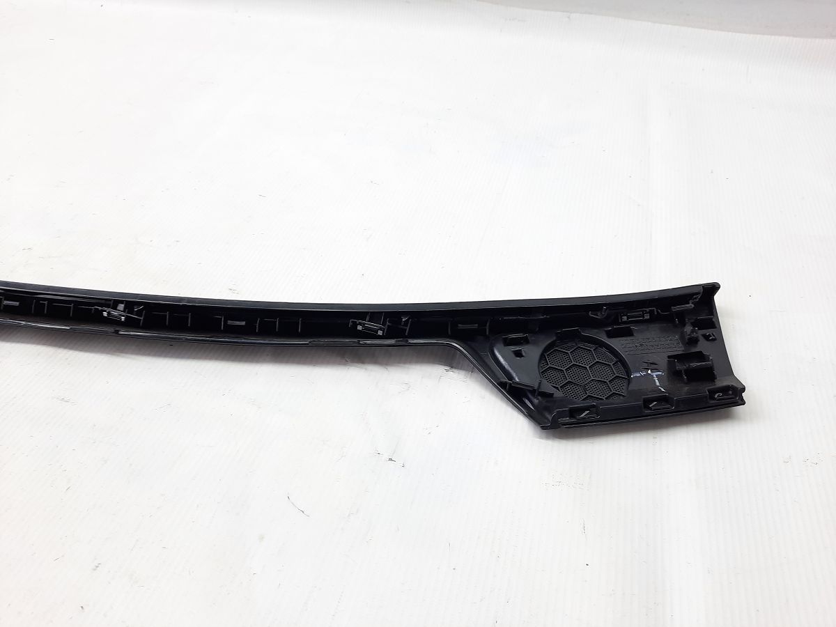 Passat s Накладка торпед під лобове скло Volkswagen Passat S 2012-2019 561857192B81U Volkswagen Passat S 3