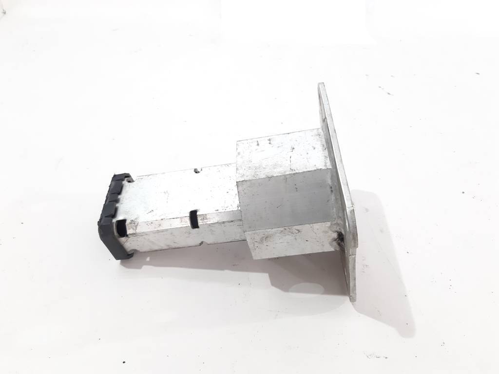 Dart Кронштейн усилителя переднего правый Dodge Dart 2013-2019 68187810AA Dodge Dart 10