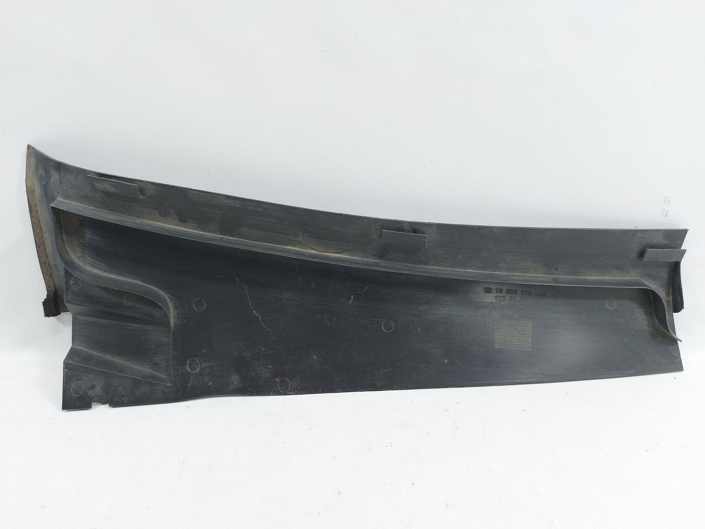 Regal Накладка під лобове скло ліве Buick Regal 2011-2017 13306079 Buick Regal 2
