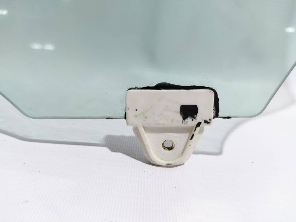 3 Скло дверей задньої лівої Mazda 3 2014-2018 BJS773510 Mazda 3 3