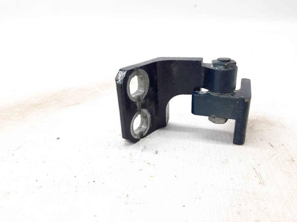 Dart Петля двери задней/передней левой/правой нижняя Dodge Dart 2013-2019 68082440AF Dodge Dart 8