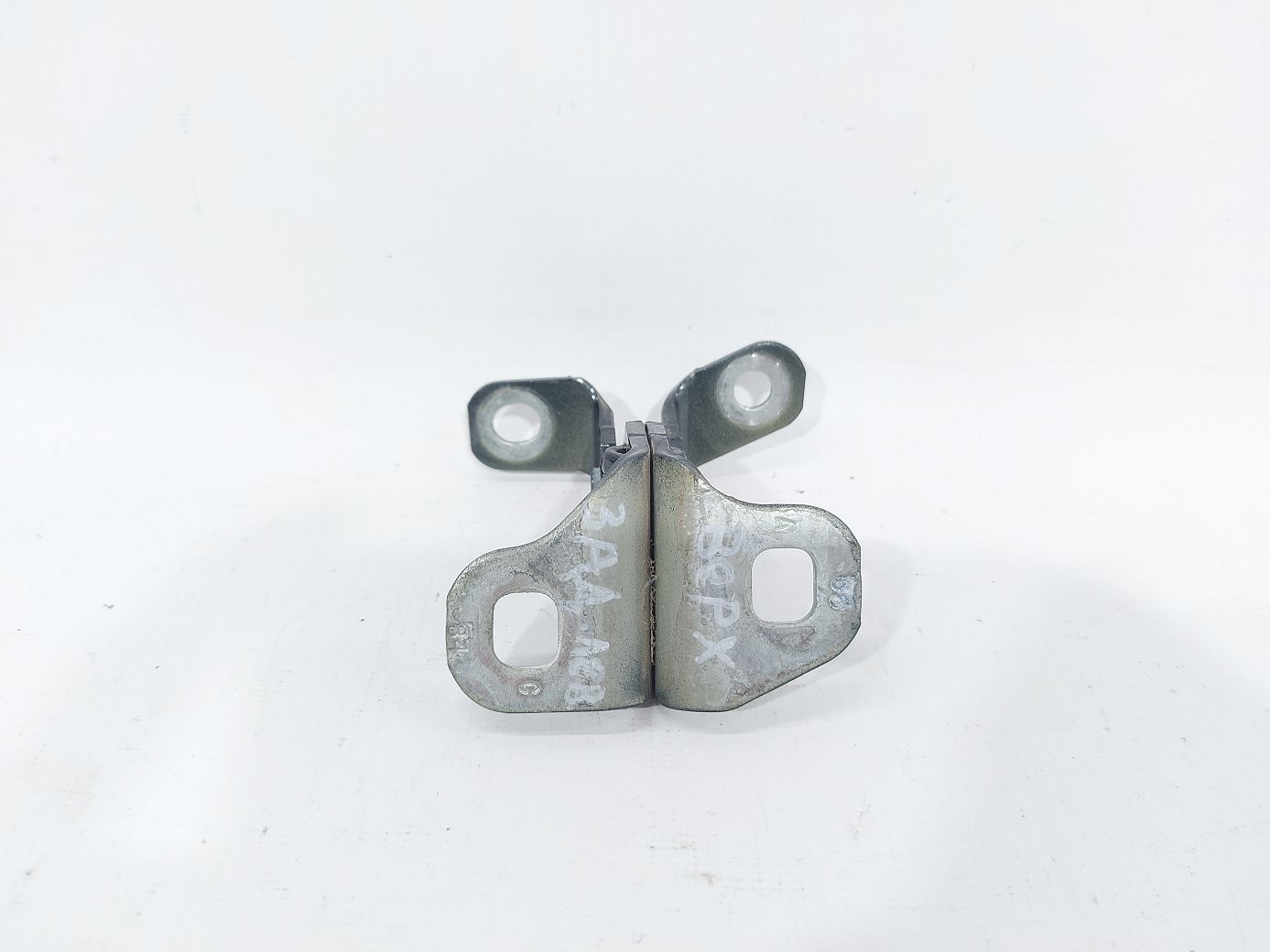 Malibu. Петля дверей задньої лівої верхня Chevrolet Malibu 2016-2021 13590931 Chevrolet Malibu Malibu. Петля дверей задньої лівої верхня Chevrolet Malibu 2016-2021 13590931 Chevrolet Malibu